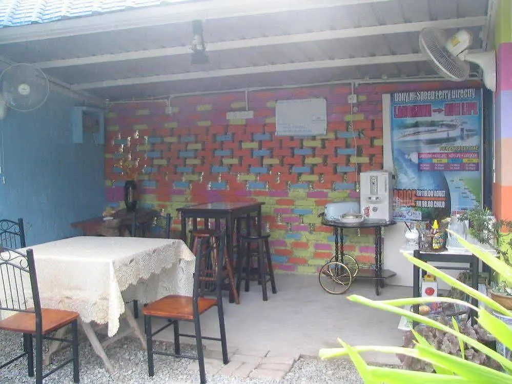 The Box Chalet Langkawi 2*,